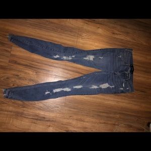 Hollister ripped stretchy skinny jean